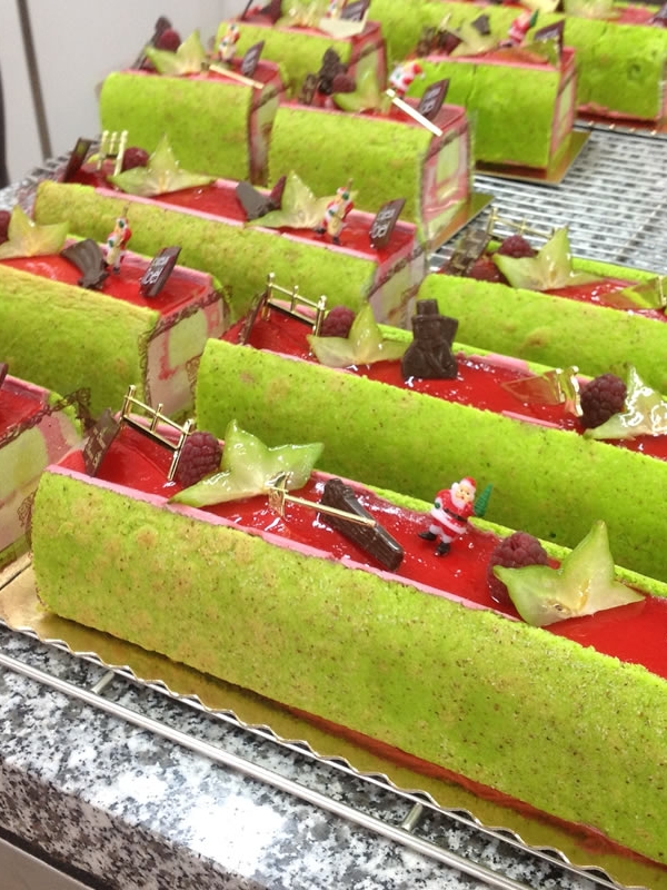 Bûche patisserie Pistache-Fraise